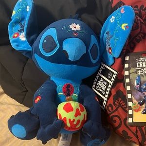 Stitch crashes Disney snow white